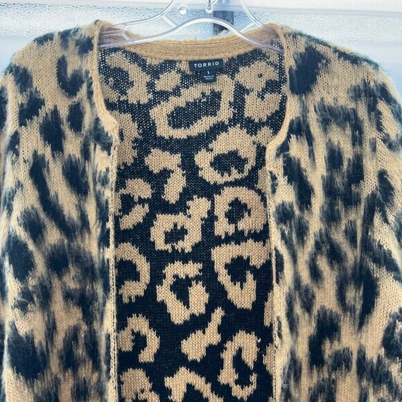 Torrid Size 1 Cheetah Print Heavy Knit Cardigan Tan/Black Open Front Fuzzy - Picture 2 of 9
